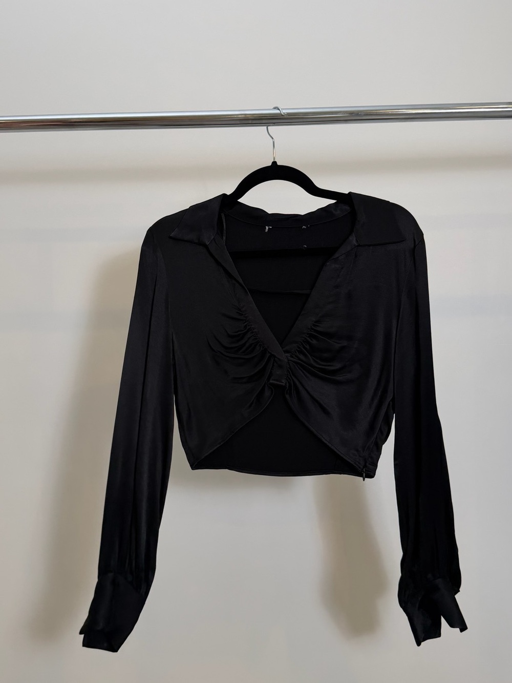 Black Ruched Front Long-Sleeve Crop Top